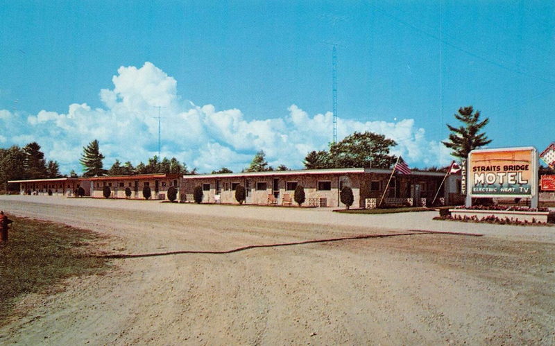 Trails End Inn (Straits Bridge Motel) - Vintage Postcard (newer photo)